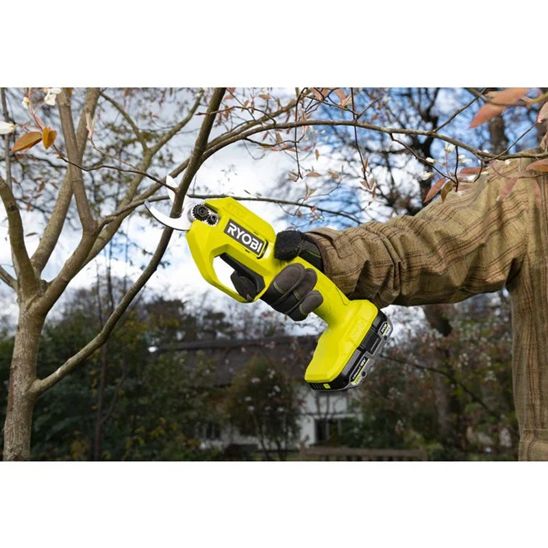 Pack 1 batterie lithium+ 18V 4,0 Ah + 1 batterie compacte lithium+ 18V 2,0 Ah + 1 chargeur rapide 2,0 A RYOBI RC18120-242X