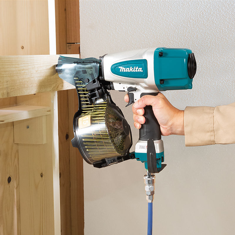 Cloueur pneumatique MAKITA AN613 8,3 bar 65 mm