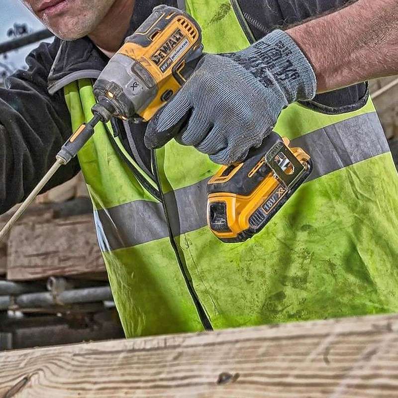 Visseuse à choc 1/4" 205Nm 18V DEWALT DCF887P1-QW Brushless avec coffret et 1 batterie 5,0 Ah