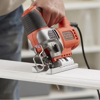 SCIE SAUTEUSE PENDULAIRE Black & Decker BES610 650W