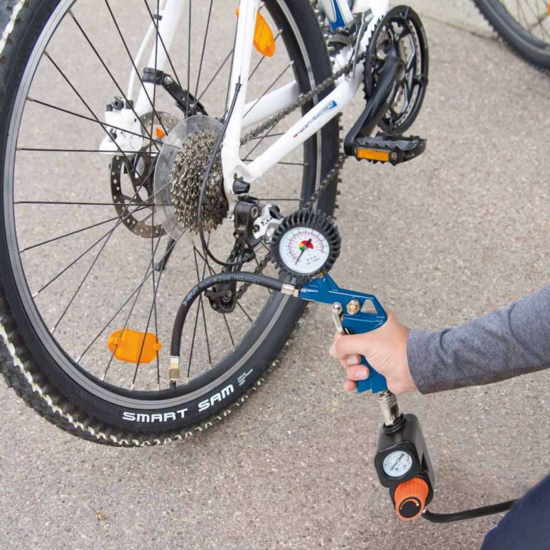 Compresseur portatif avec kit accessoires SCHEPPACH AIR CASE 1100