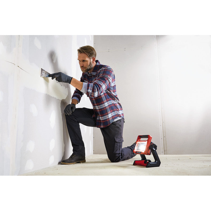 Projecteur sans fil 18V 2000lm EINHELL TE-CL 18/2000 LiAC – Solo Power X-Change (vendu sans batterie)