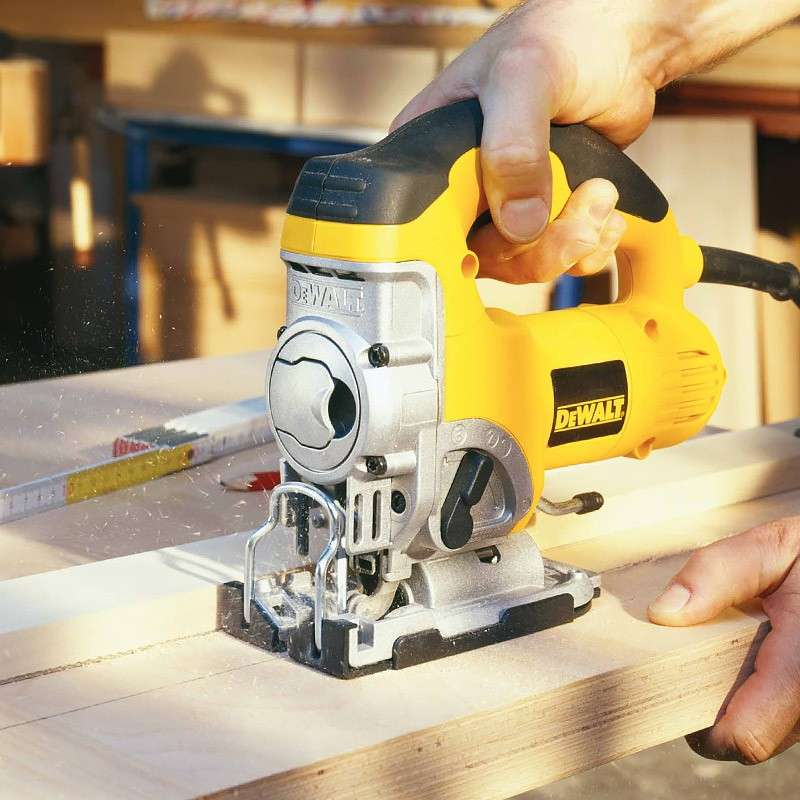 Scie sauteuse 701 W en coffret T-STAK DEWALT DW331KT
